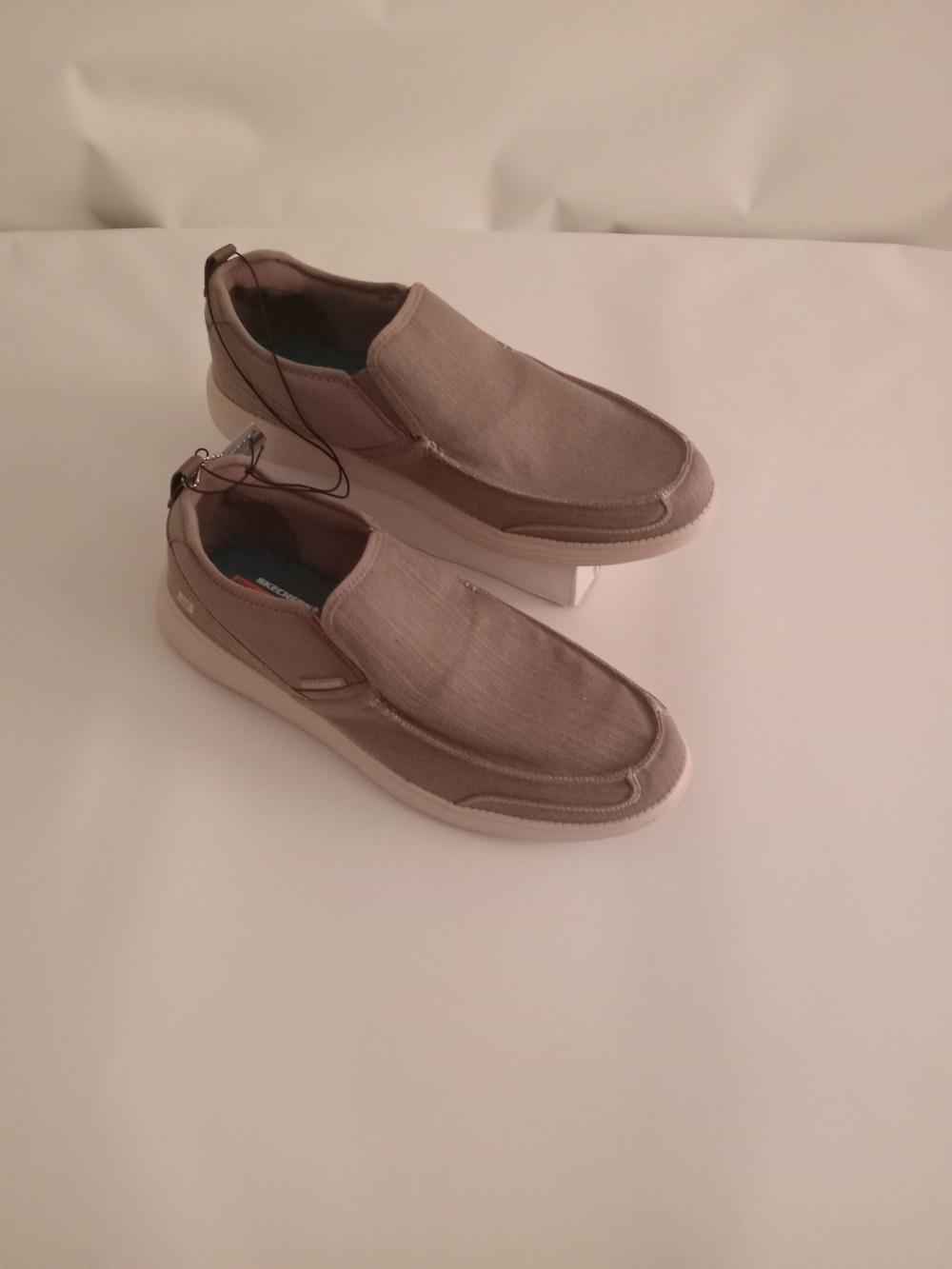Skechers Men's Relaed Fit Slip-On Loafers in Taupe Beige Sz 13